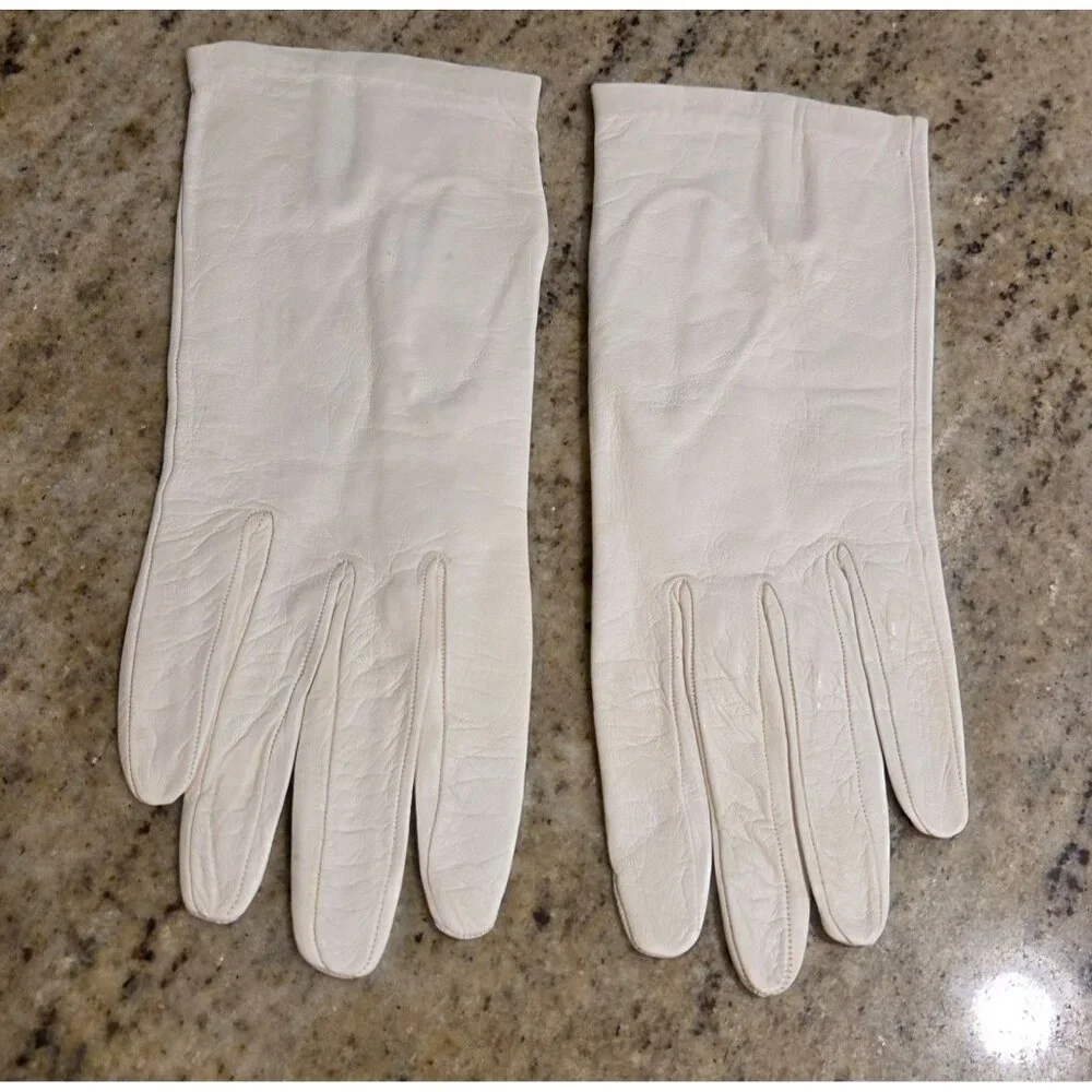 Vintage Womens Size S Off-White Leather Gloves Short Formal